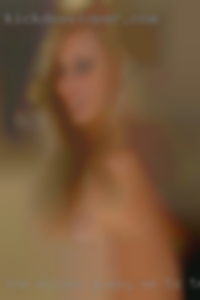 She allows pussy me to try new things..ass.